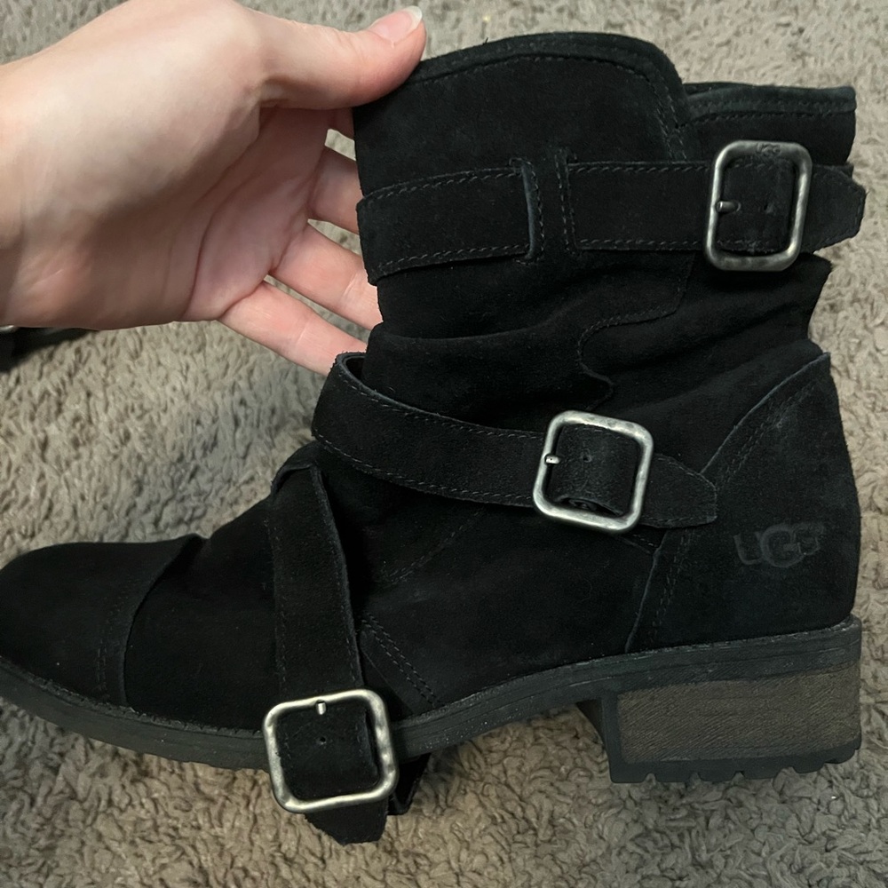 UGG Australia Women's Finney Black Suede Boot size 8.5
